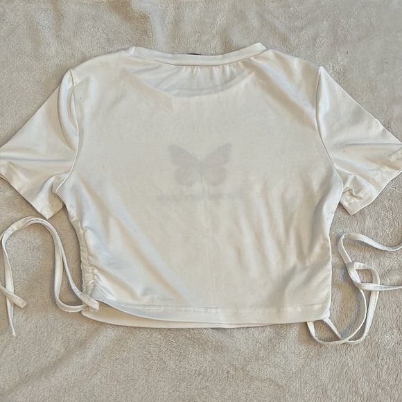 SHEIN letter and butterfly graphic crop top - Picture 2 of 2